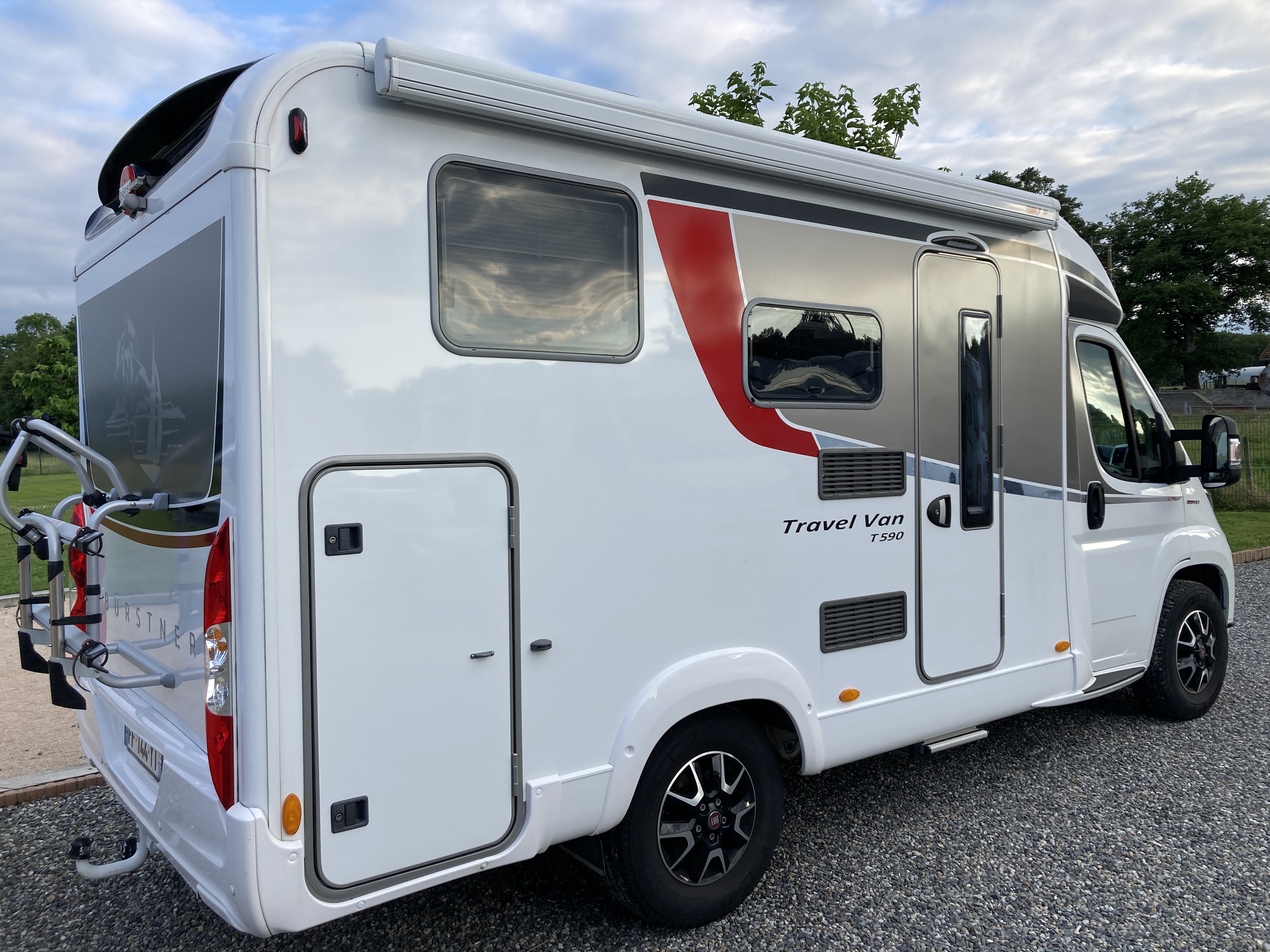 Camping-car BURSTNER Travel Van T590 G Edition 30 toutes options - VENDU -
