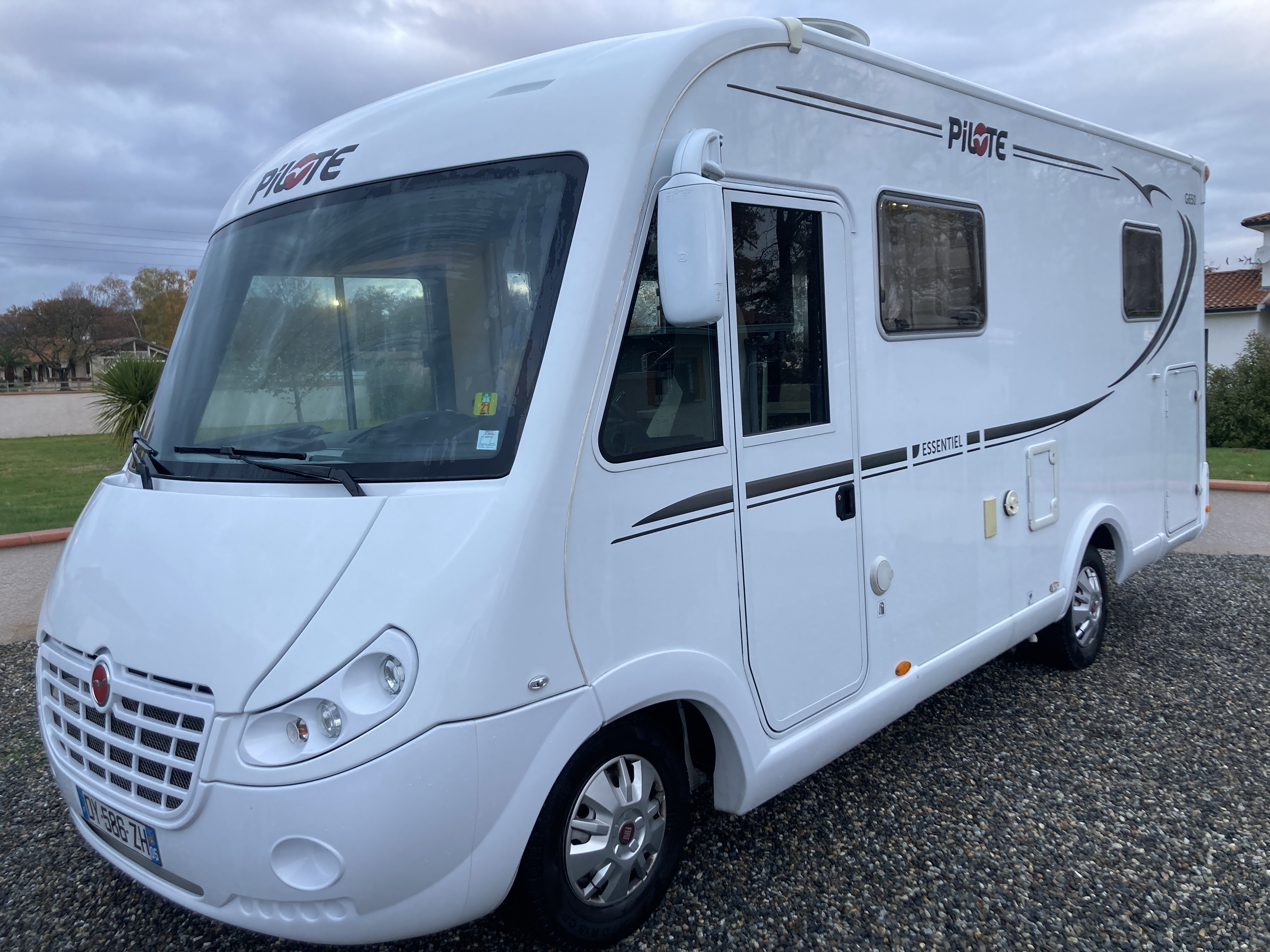 Camping-car Integral Pilote G 650 C Essentiel