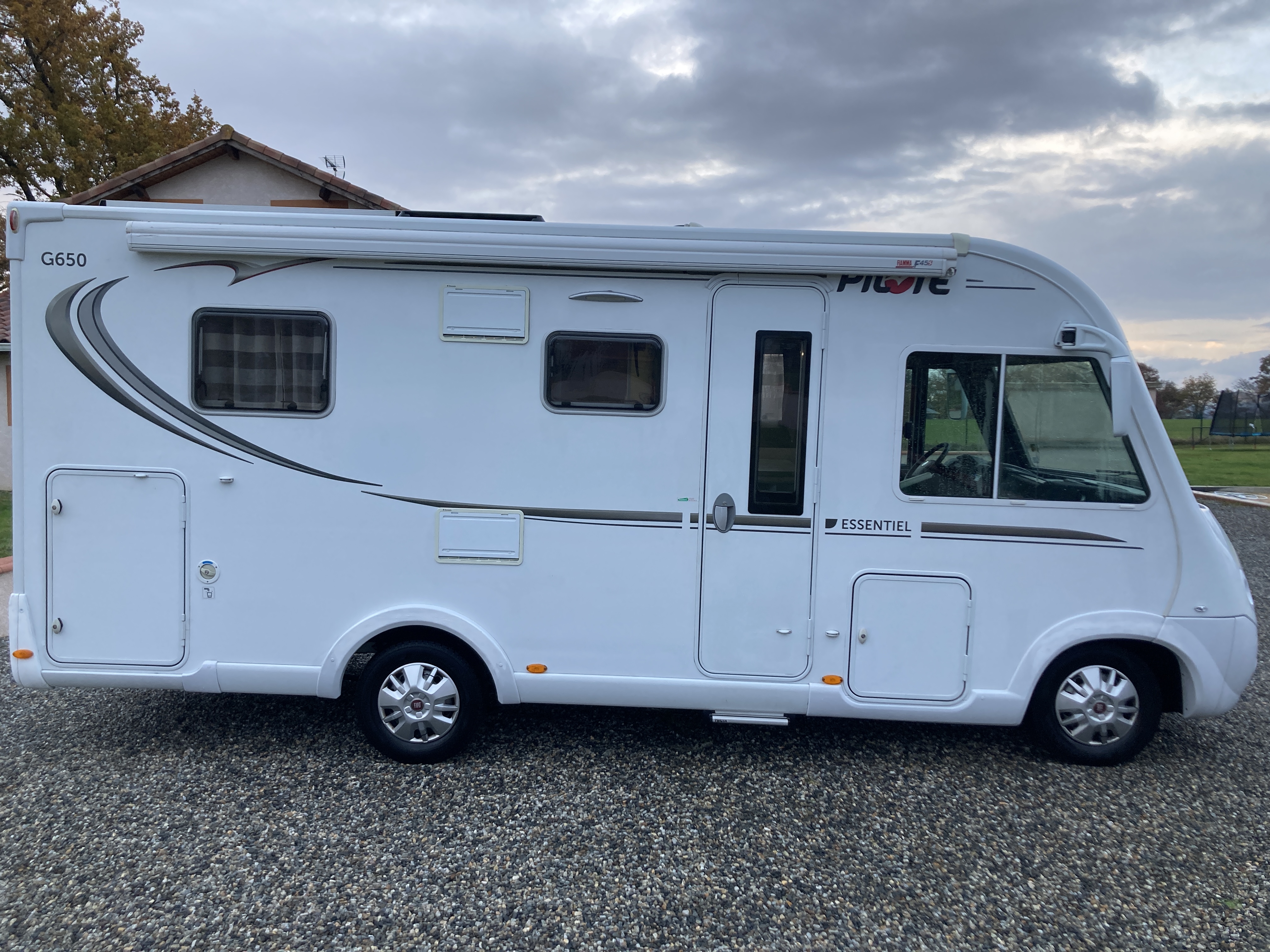 Camping-car Integral Pilote G 650 C Essentiel