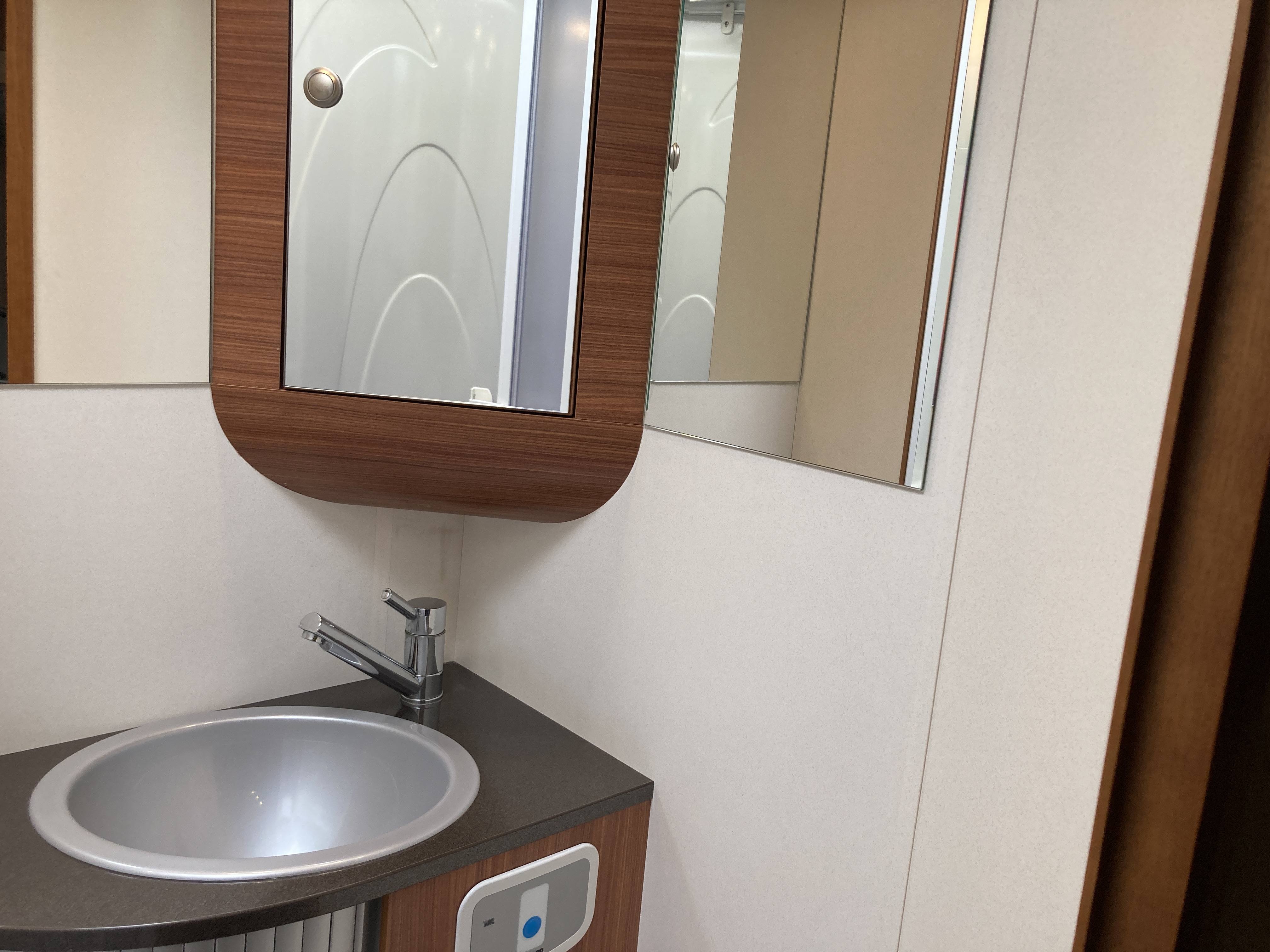 Camping car Adria Coral Compact SP - VENDU -