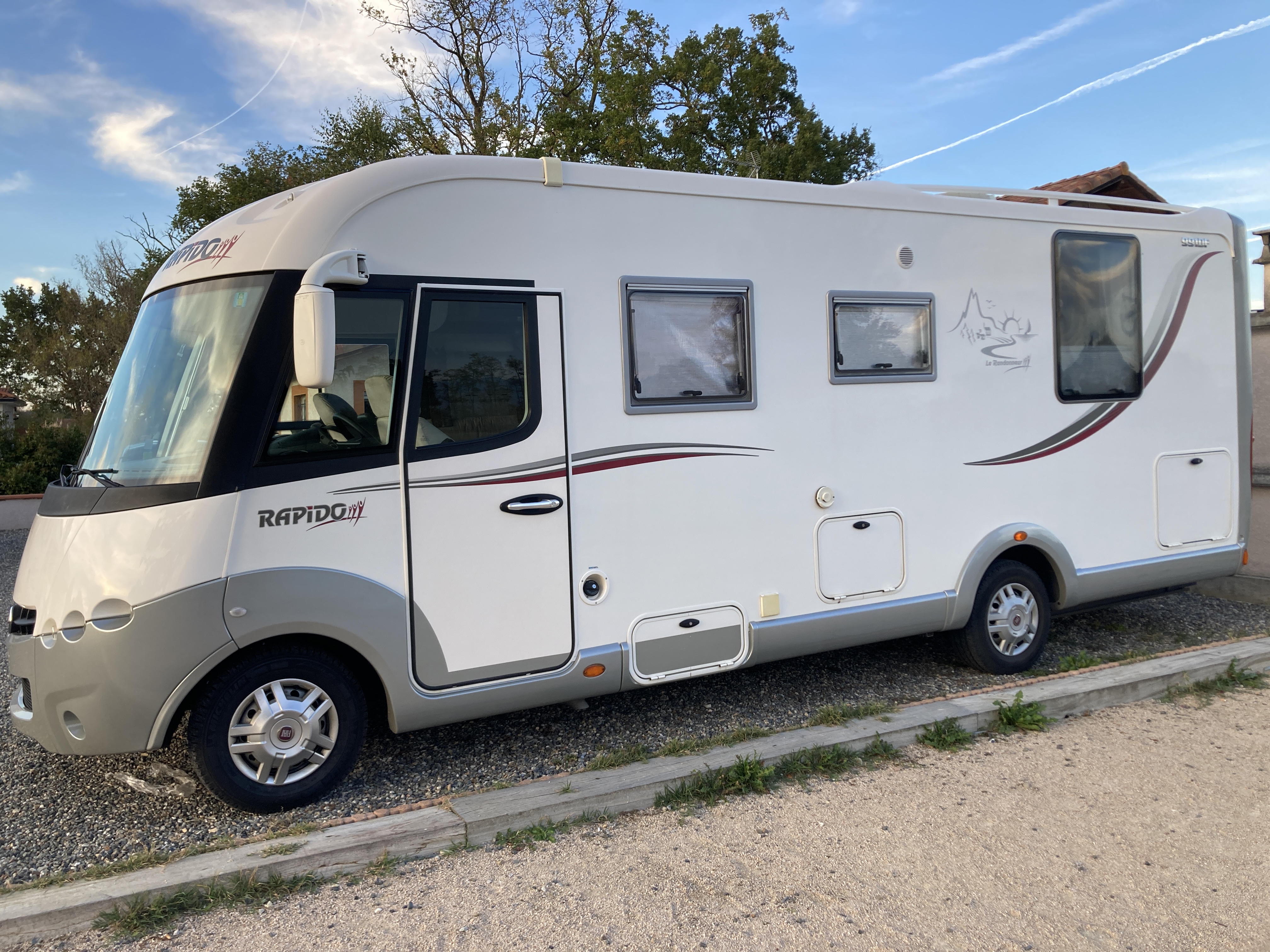 Camping-car occasion intégral RAPIDO 991 DF - VENDU -