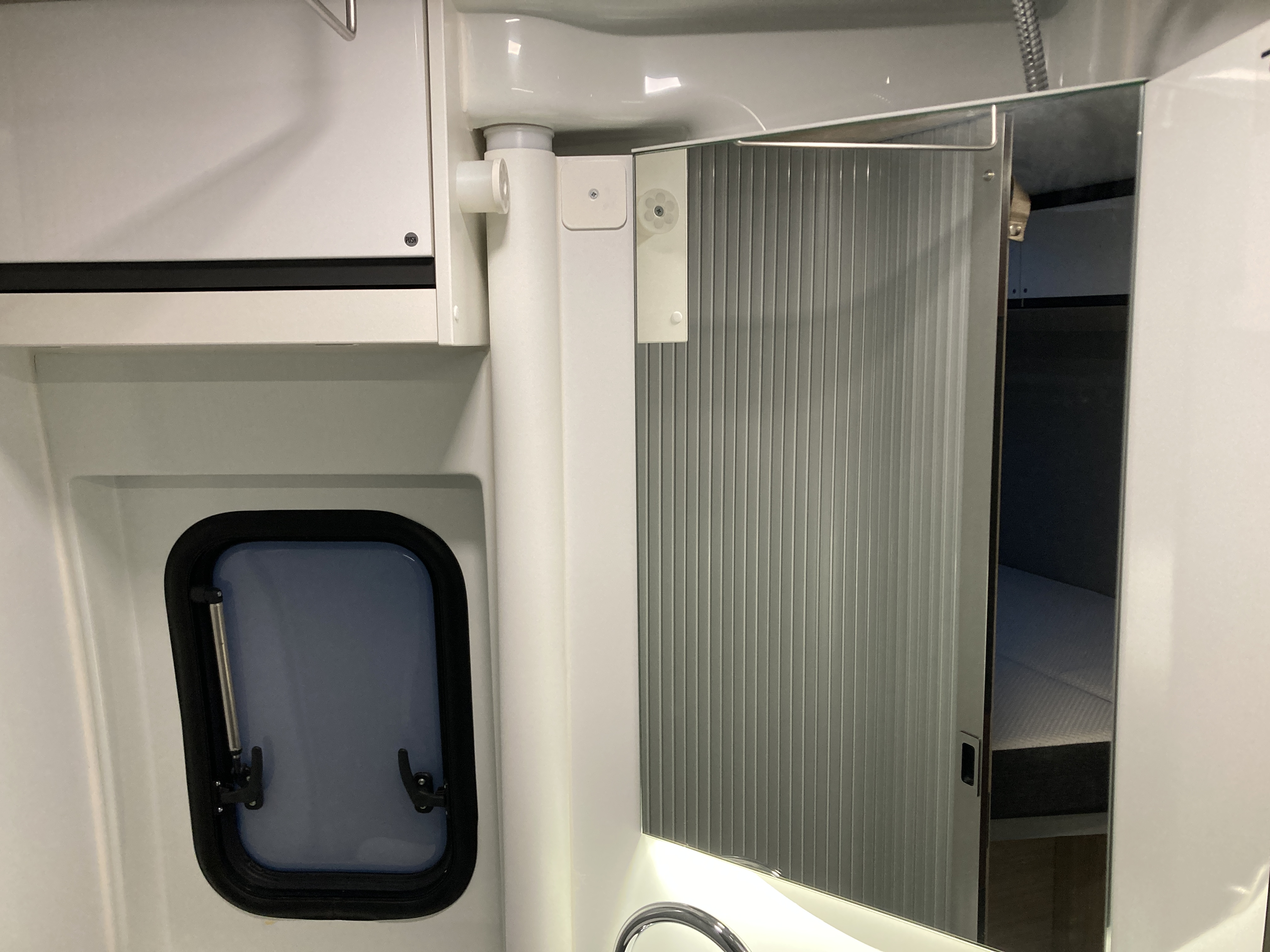 Fourgon aménagé occasion Adria Twin Plus 600 SPB - VENDU