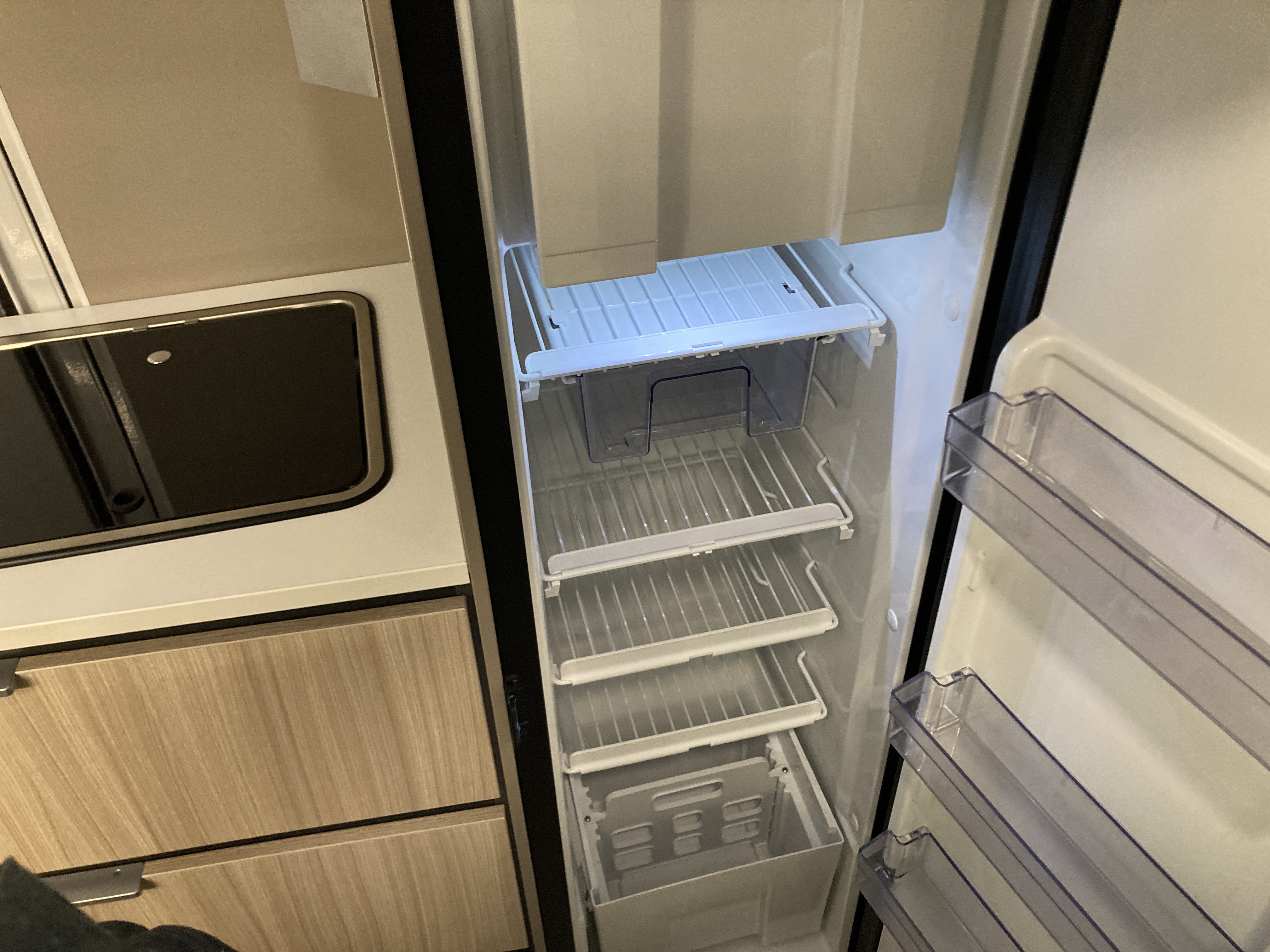 Fourgon aménagé occasion Adria Twin Plus 600 SPB