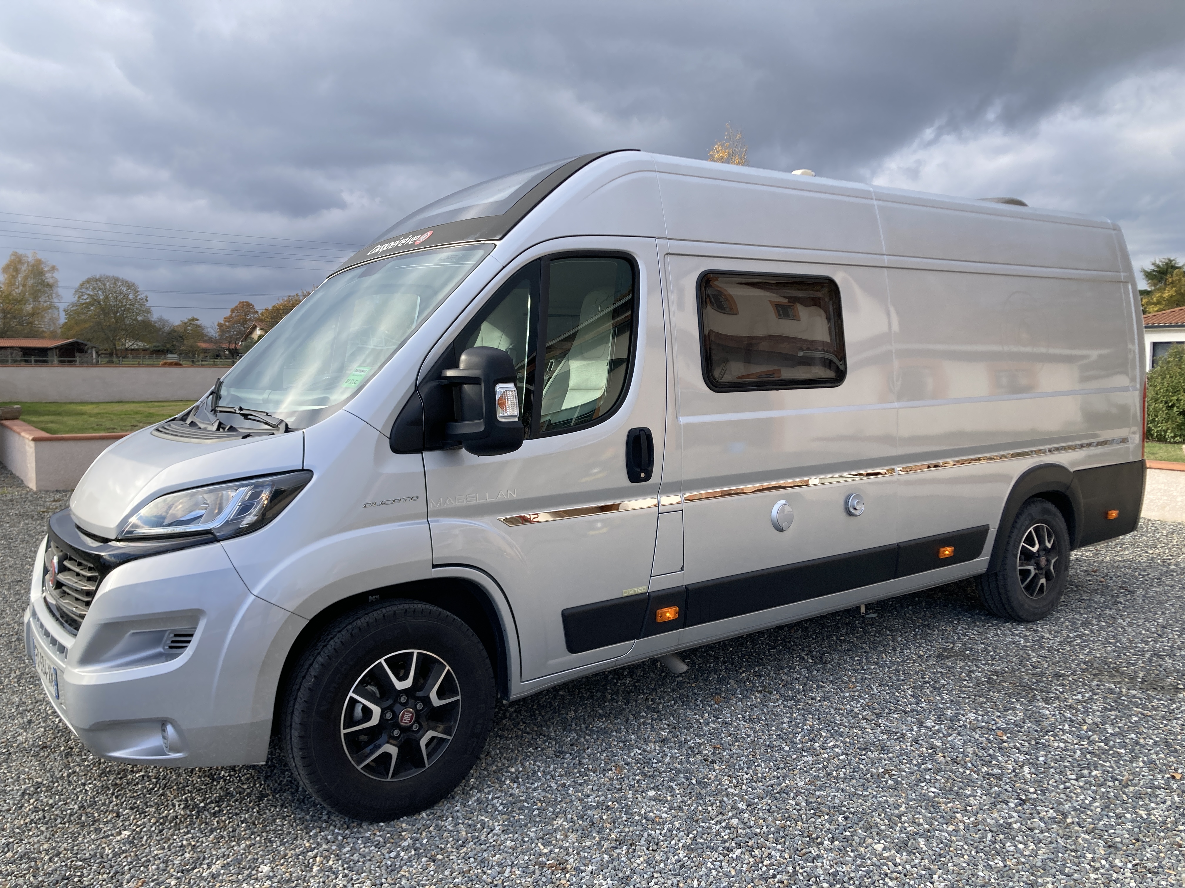  Fourgon aménagé occasion Campérêve Magellan 742 - VENDU