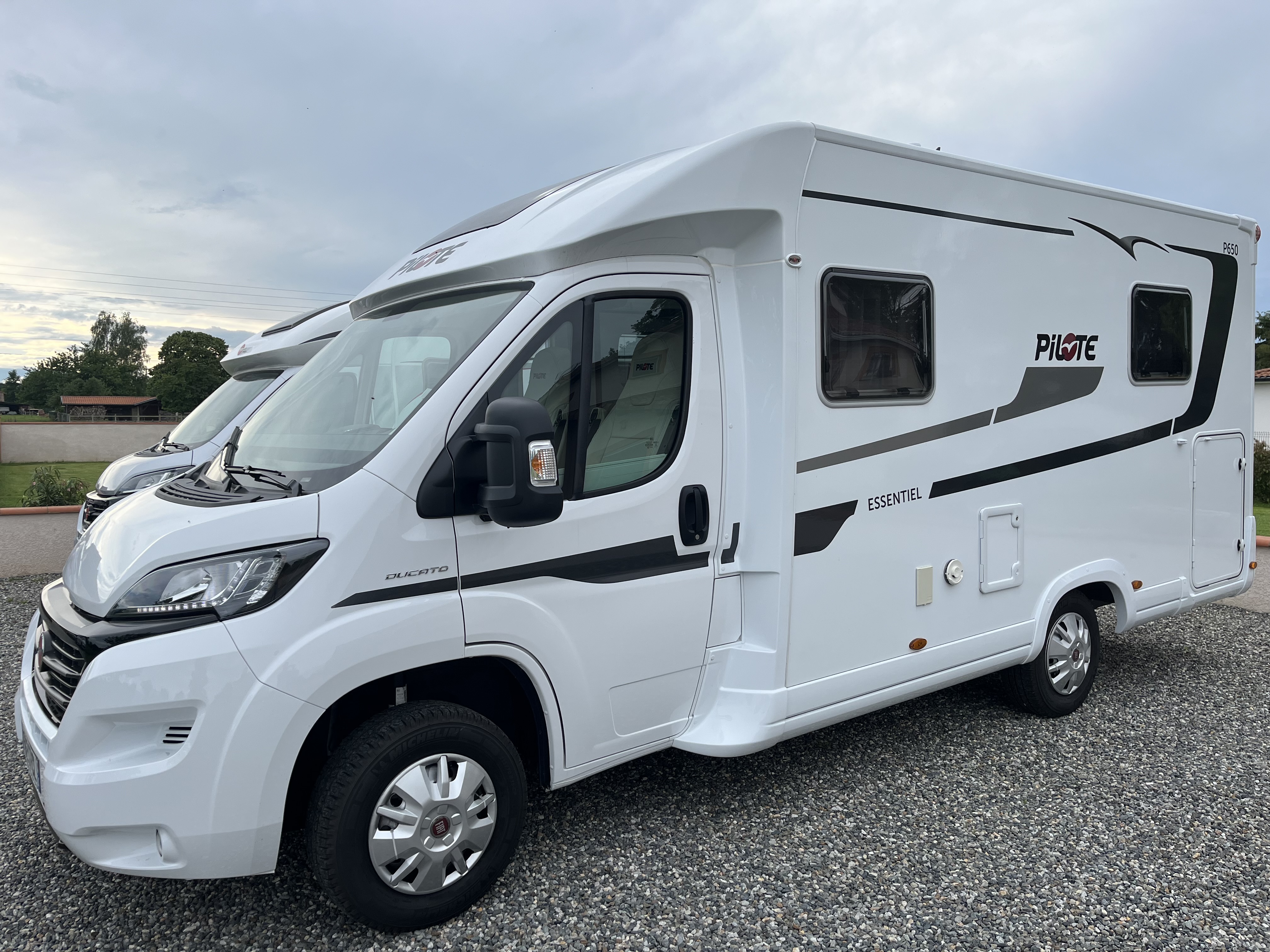 Camping-car occasion Pilote P 650 C Essentiel - VENDU -