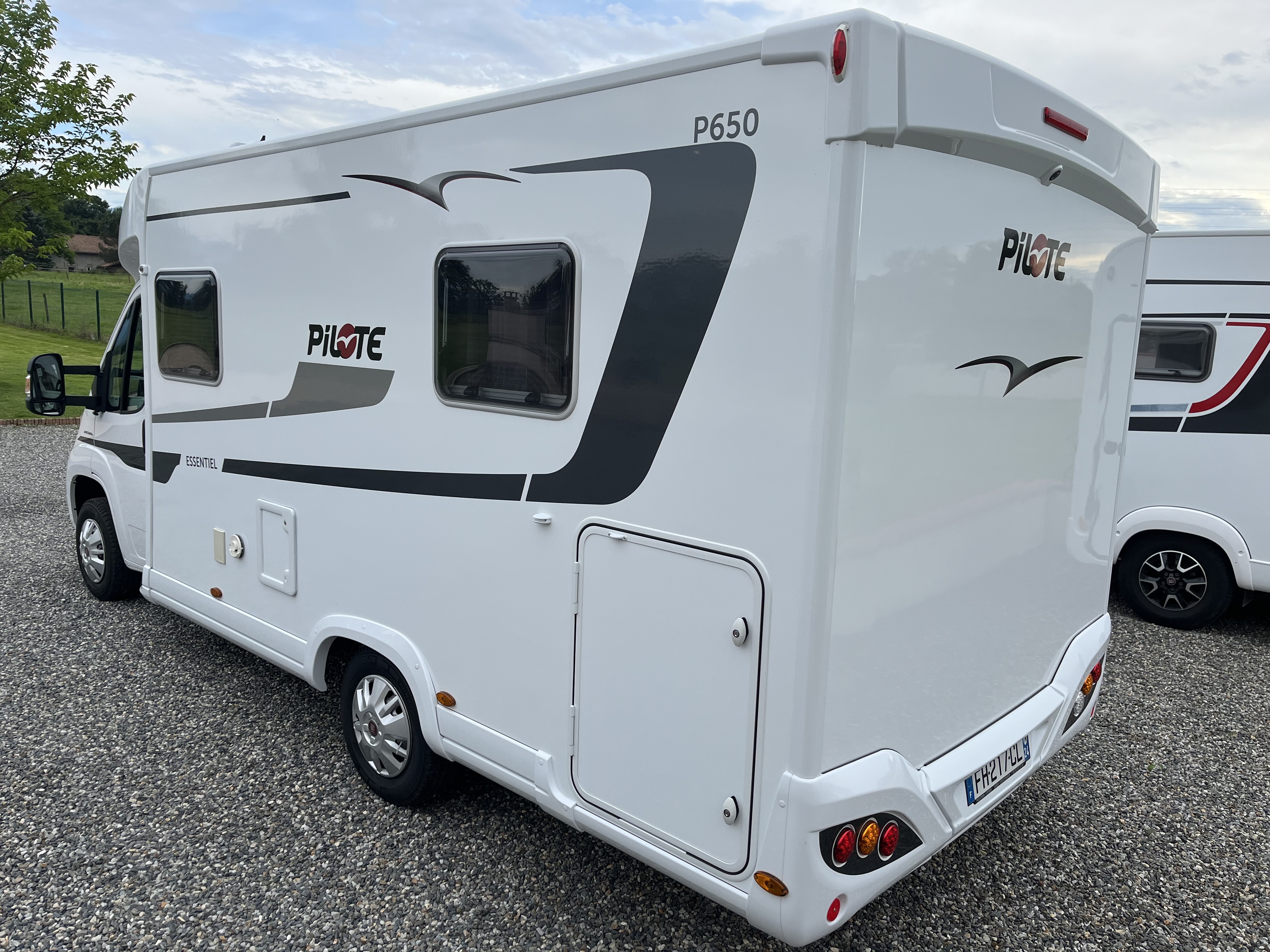 Camping-car occasion Pilote P 650 C Essentiel - VENDU -