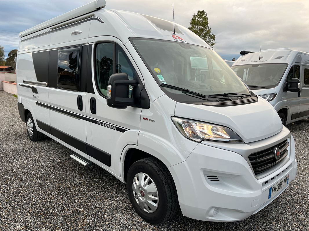 Fourgon aménagé occasion Adria Twin Plus 600 SPX - VENDU -