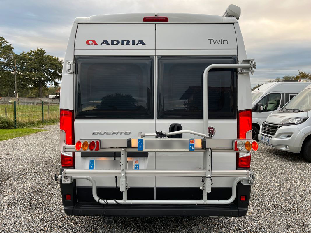 Fourgon aménagé occasion Adria Twin Plus 600 SPX - VENDU -