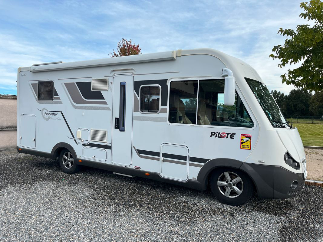 Camping-car occasion PILOTE EXPLOREUR G 742 DIAMOND EDITION PL - VENDU -