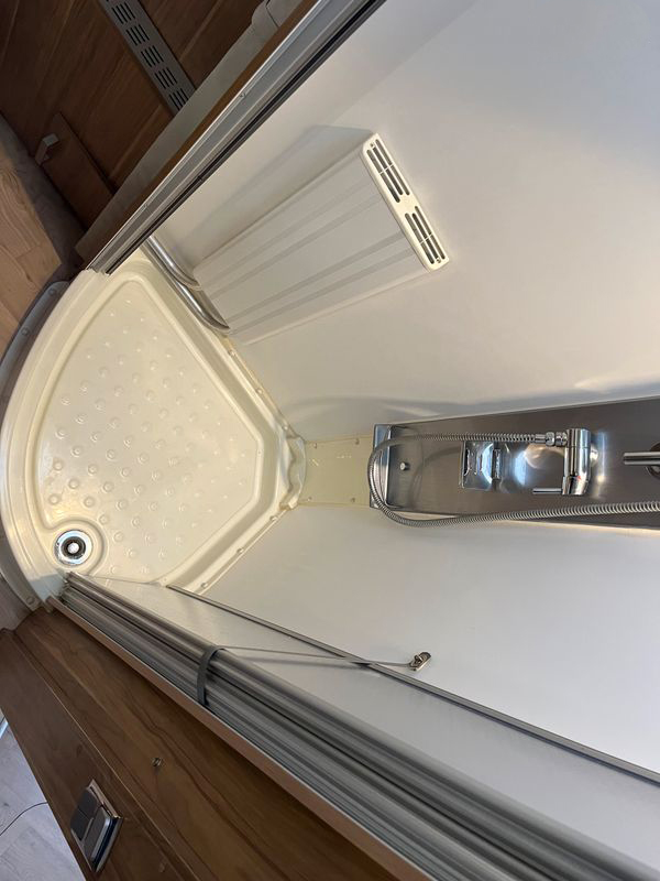 Camping-car occasion PILOTE EXPLOREUR G 742 DIAMOND EDITION PL - VENDU -