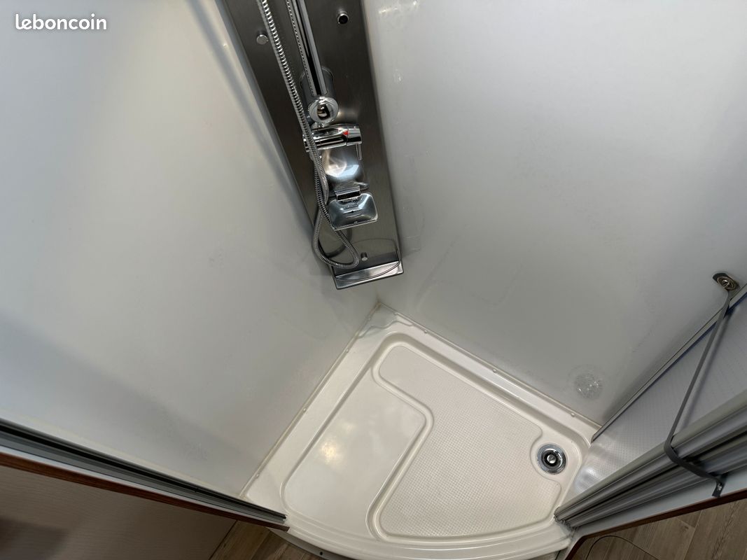 Camping-car occasion Pilote P 700C Essentiel - VENDU -