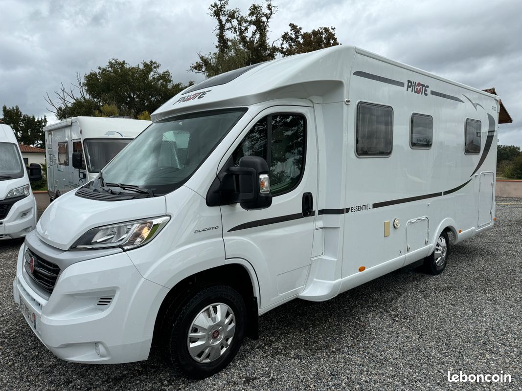 Camping-car occasion Pilote P 700C Essentiel - VENDU -