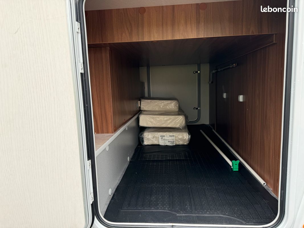 Camping-car occasion Pilote P 700C Essentiel - VENDU -