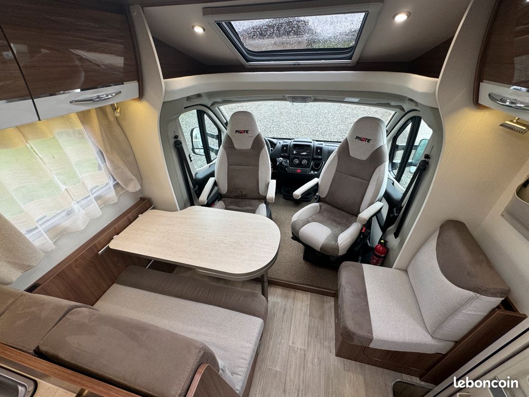 Camping-car occasion Pilote P 700C Essentiel - VENDU -