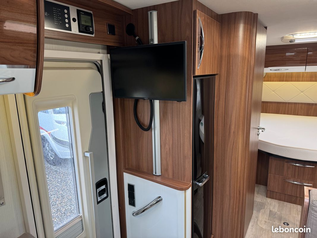 Camping-car occasion Pilote P 700C Essentiel - VENDU -
