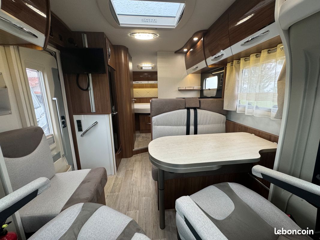 Camping-car occasion Pilote P 700C Essentiel - VENDU -