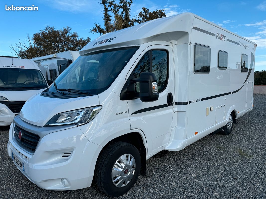 Camping car Pilote occasion P 700C Essentiel - VENDU -