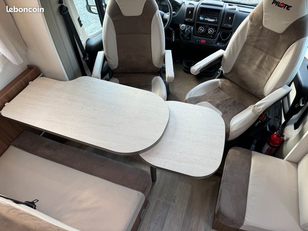 Camping car Pilote occasion P 700C Essentiel - VENDU -