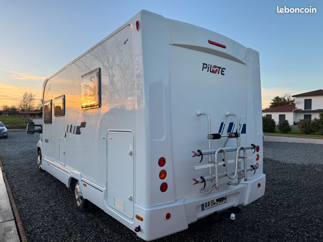Camping-car occasion Pilote P 730 Référence - VENDU
