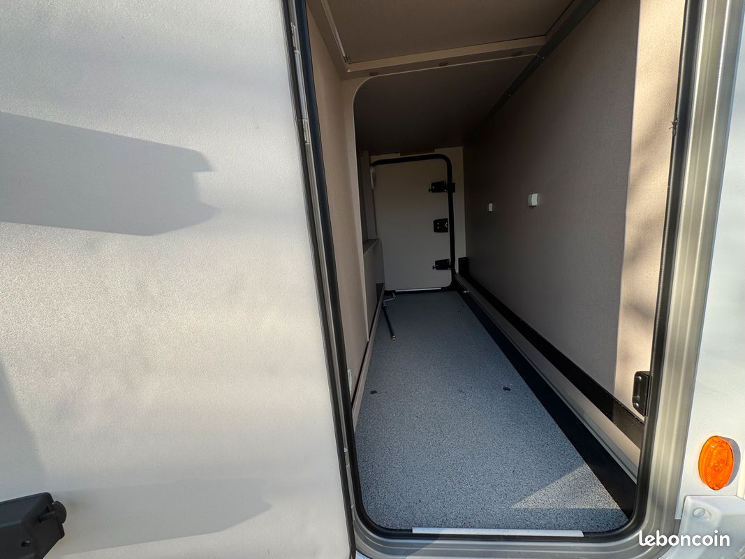 Camping-car occasion Burstner Lyseo Gallery T689G Harmony Line