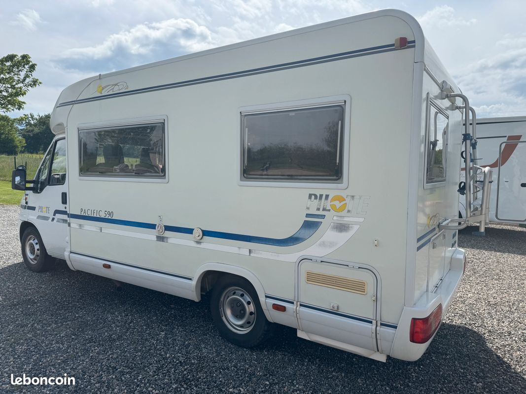 Camping-car occasion PILOTE P590
