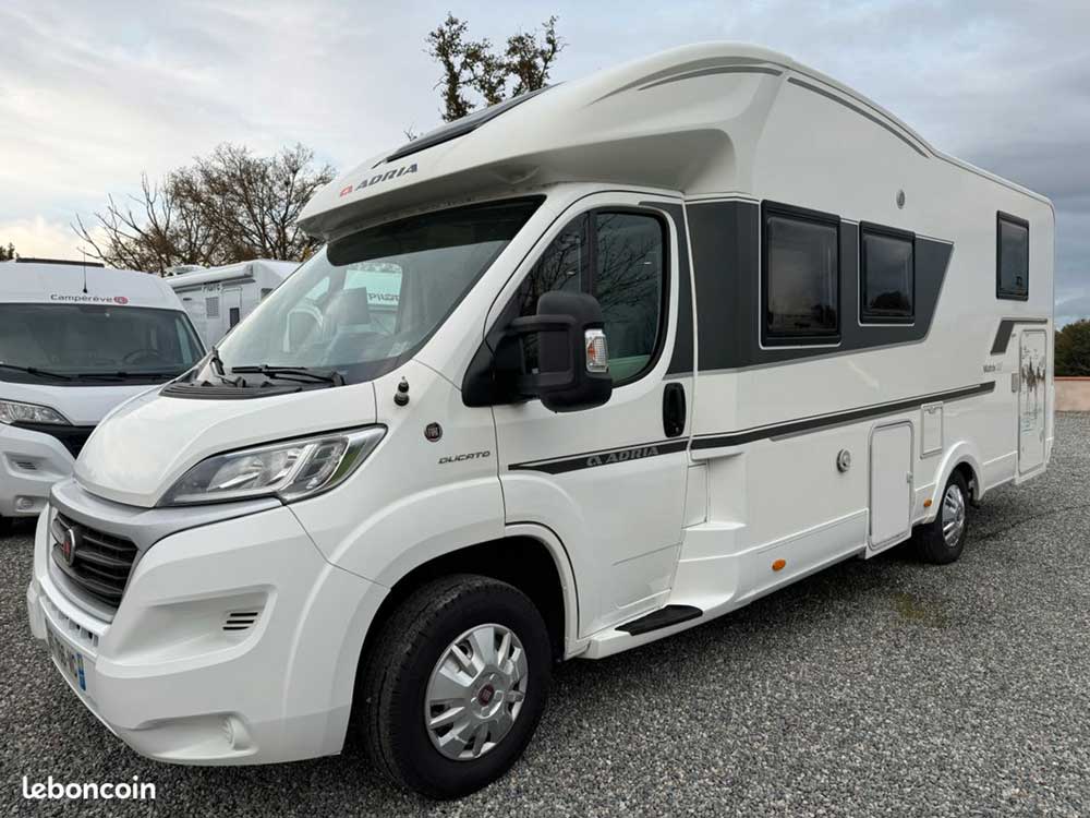 Camping car Adria Matrix Plus 670 DC - VENDU